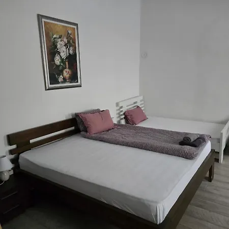 Quiet Apartment,private Free Parking Appartement