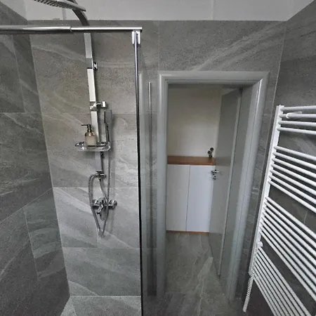 Daire Quiet Apartment,private Free Parking Saraybosna