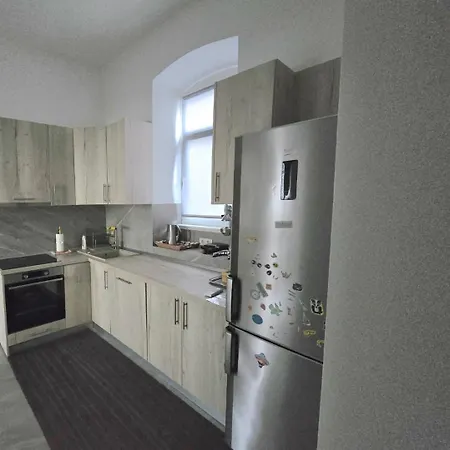 Quiet Apartment,private Free Parking Saraybosna