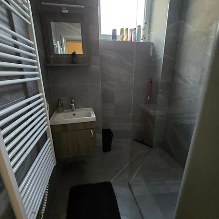 Quiet Apartment,private Free Parking *