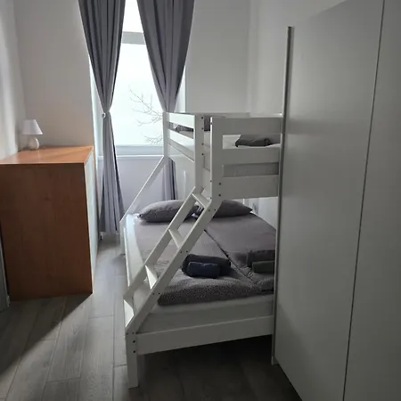 Quiet Apartment,private Free Parking * サラエヴォ